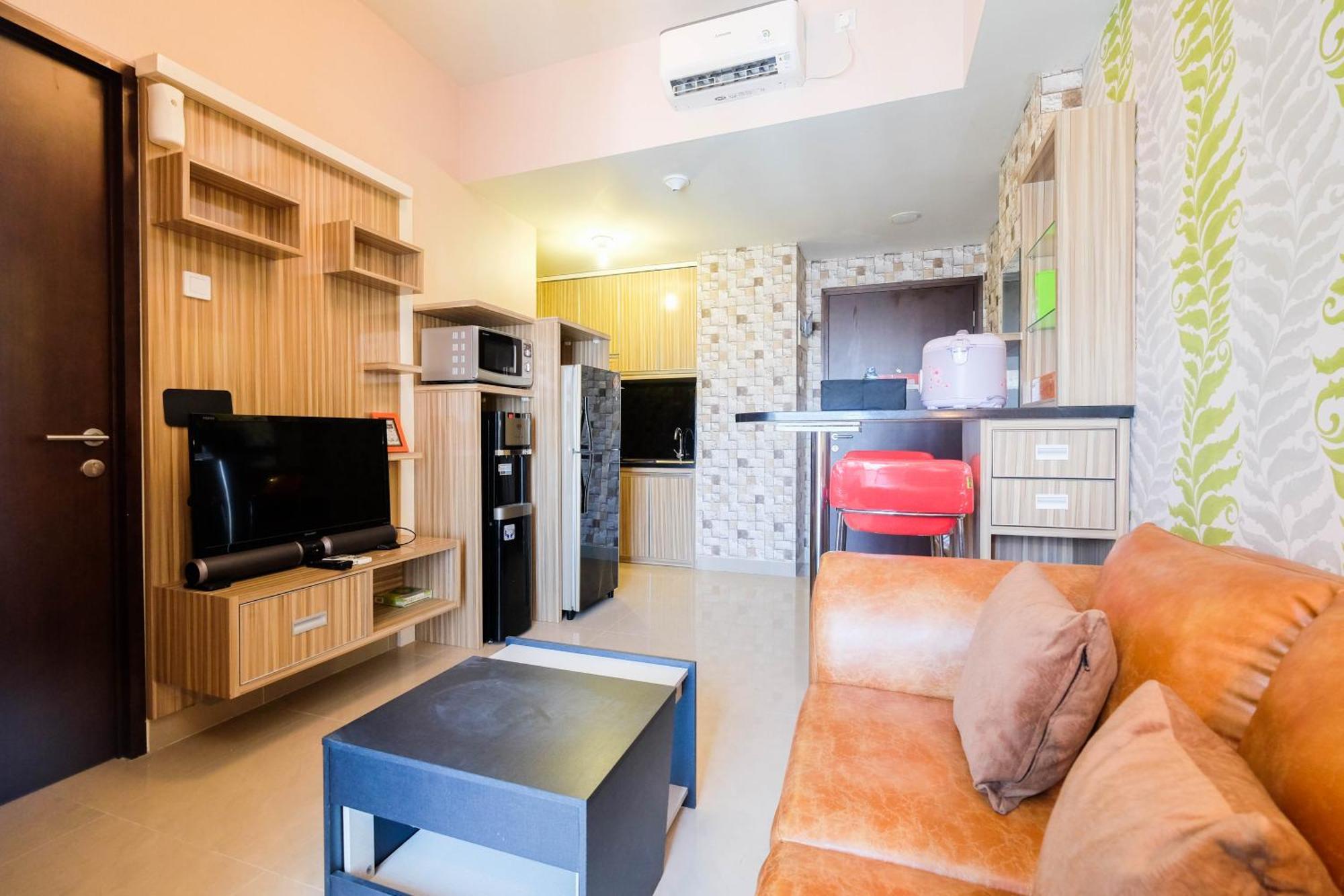 Cozy 1br With Workspace At Mustika Golf By Travelio * Bekasi