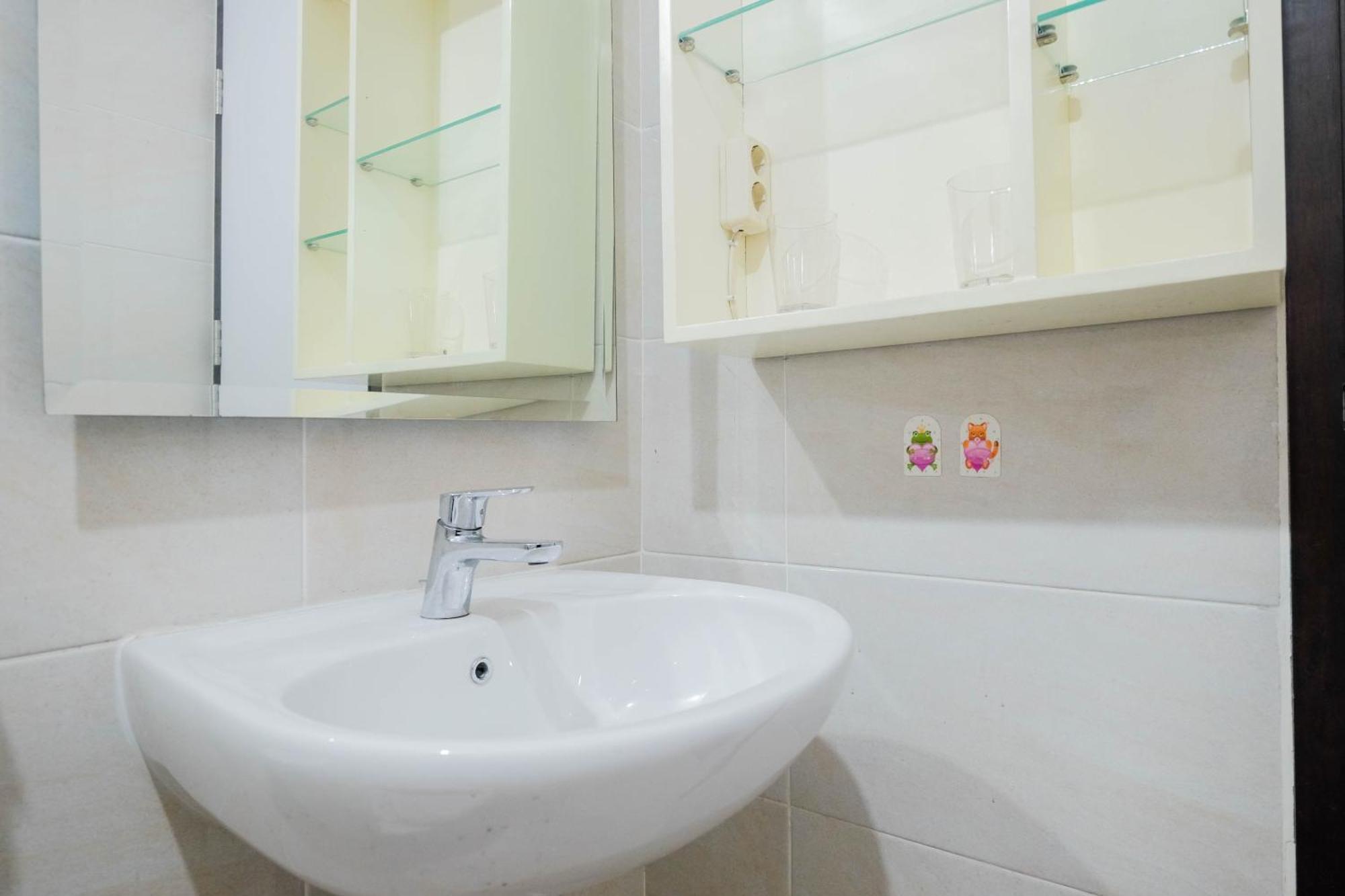 Cozy 1br With Workspace At Mustika Golf By Travelio Bekasi